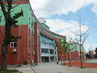 美國(guó)威力塔斯學(xué)校