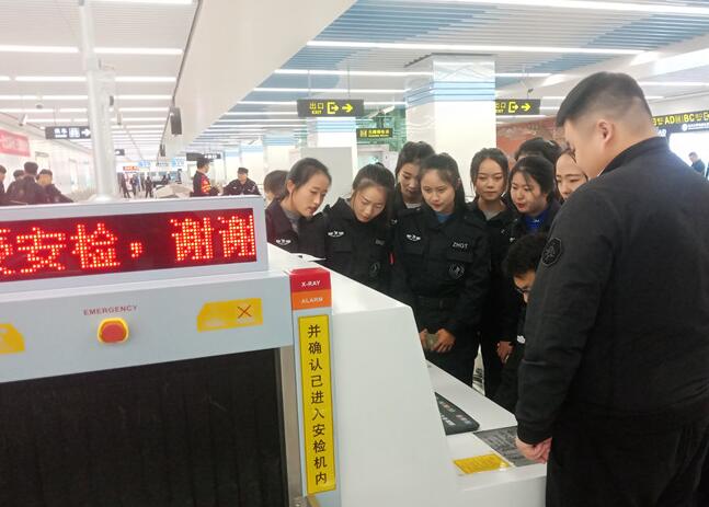 蘭航職大城市軌道交通運營管理學(xué)生職業(yè)體驗活動