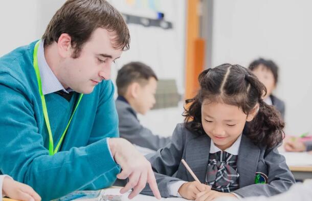 青苗國際雙語學(xué)校