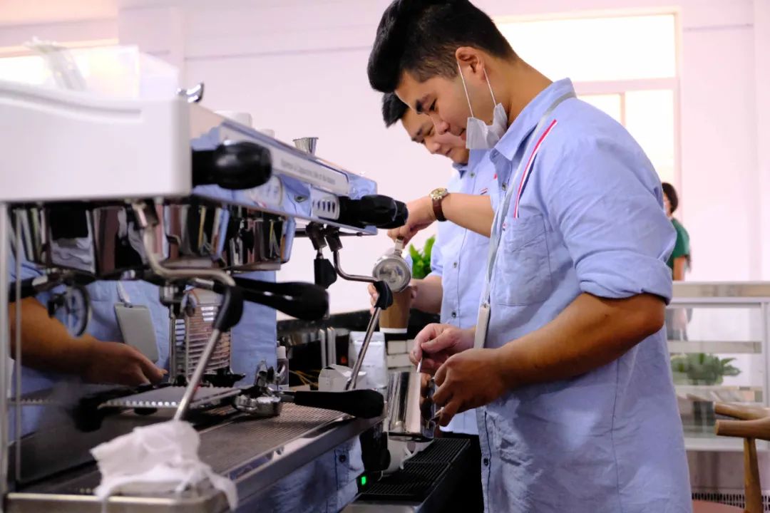 北京私立樹人學(xué)校食堂情況