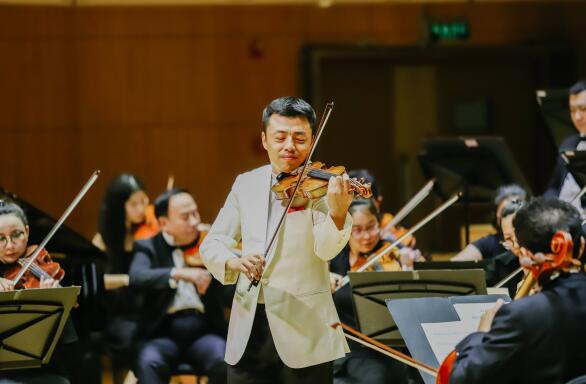 中音鼎石學校學校