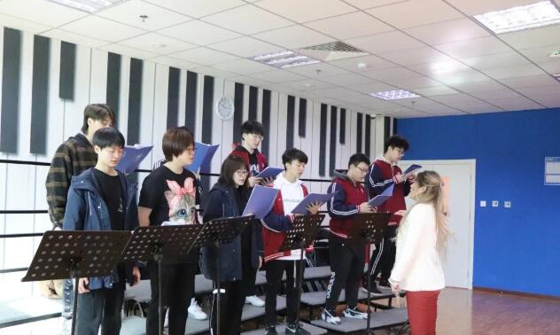 力邁中美國(guó)際學(xué)校