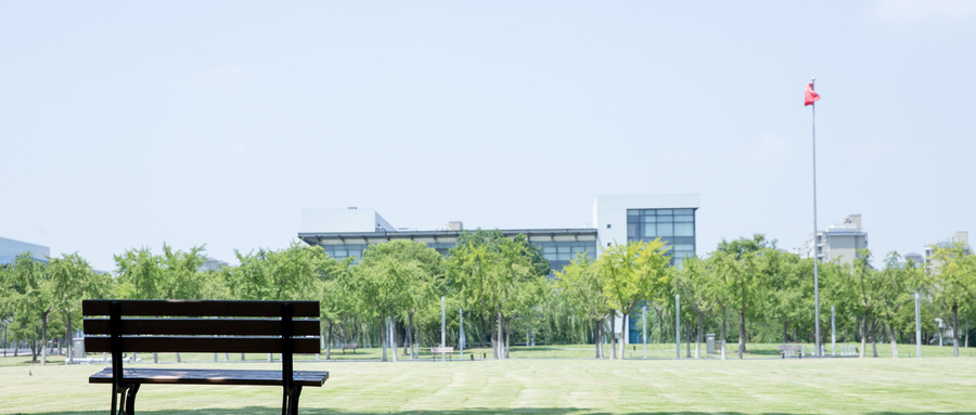 2022ӋCƌWcg(sh)ƌWУc]