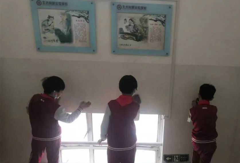 北京市豐臺區(qū)新北賦學(xué)校清潔樓道