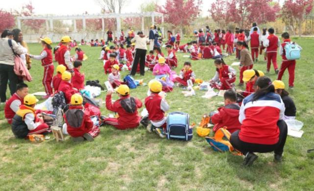 智慧生態(tài)樂享農(nóng)耕：北京市豐臺區(qū)新北賦學(xué)校小學(xué)段春季社會實踐活動