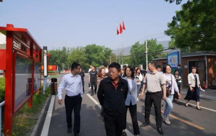 熱烈歡迎昌平五中李雪濤校長一行蒞臨北京東方紅學校交流指導