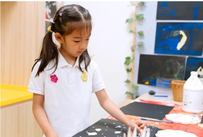 天津惠靈頓雙語幼兒園機(jī)器人課程2.jpg