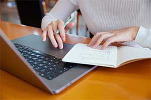 北京東方紅學(xué)校高中部怎么報(bào)名？非京籍能報(bào)考嗎？