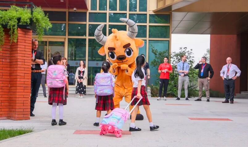 北京德閎學校開學4.jpg
