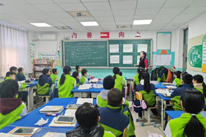 華油榮德小學(xué)英語“365高效課堂”教學(xué)紀(jì)實——符合中國兒童學(xué)習(xí)英語的課堂