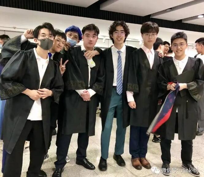 領科教育北京校區(qū)優(yōu)秀畢業(yè)生合影