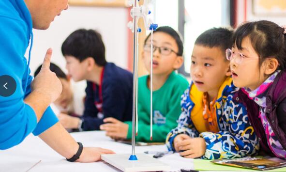 青苗學(xué)校數(shù)理探索營(yíng)