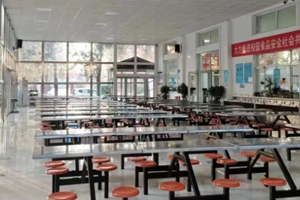 華油榮德小學(xué)食堂介紹——“五好”食堂，讓孩子們吃得安全、健康和營養(yǎng)