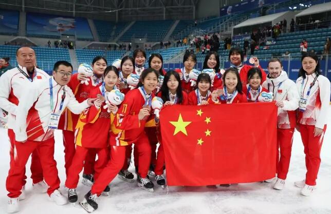 北京市朝陽區(qū)凱文學(xué)校冰球?qū)W子