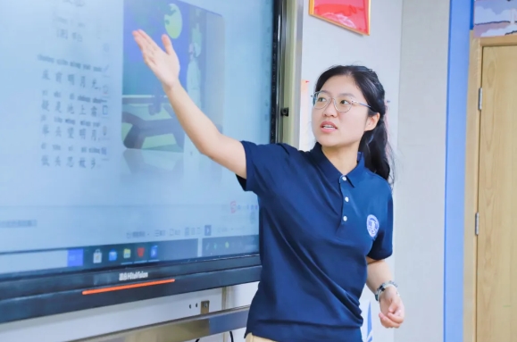 新府學(xué)一年級(jí)課堂