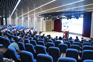 北京市豐臺區(qū)新北賦學校教職工大會：揚帆新高度 挺進新征程