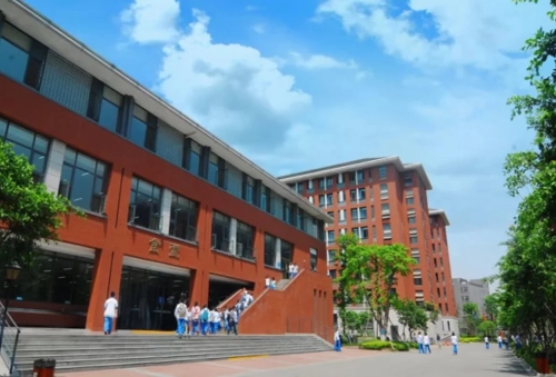 成都國際高中學(xué)校排名-成都七中