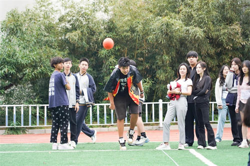 北京東方紅學(xué)校明德學(xué)院運(yùn)動(dòng)會(huì)