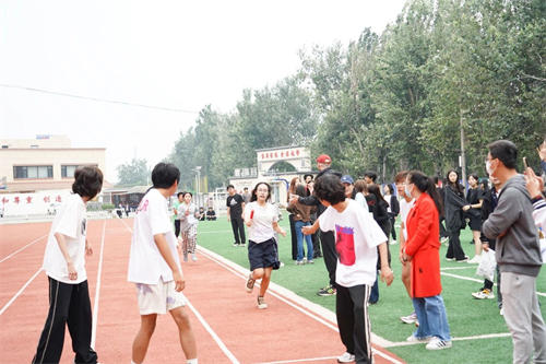 北京東方紅學(xué)校明德學(xué)院運(yùn)動(dòng)會(huì)
