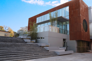 北京市君誼中學(xué)