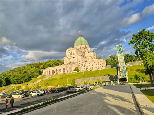 北京市通州區(qū)私立樹人學(xué)校加拿大研學(xué)