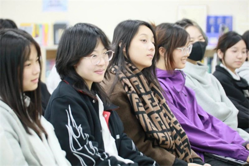 WǰWϵDr. Essex LWУ