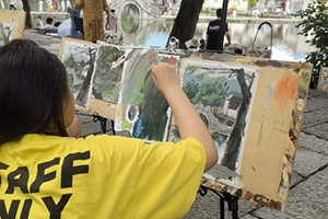 北京懷柔索蘭諾中學(xué)藝術(shù)部開展戶外寫生活動：行走的藝術(shù)課堂！