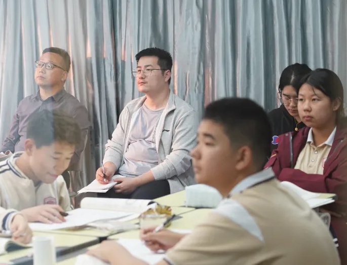 攜手精英，共筑高效課堂新篇章--石家莊精英中學(xué)優(yōu)秀教師蒞臨北京東方紅學(xué)校交流紀(jì)實(shí)