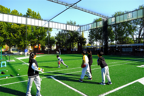 俄羅斯公立學(xué)校來樹人學(xué)校訪問