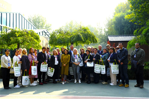 俄羅斯公立學(xué)校來樹人學(xué)校訪問