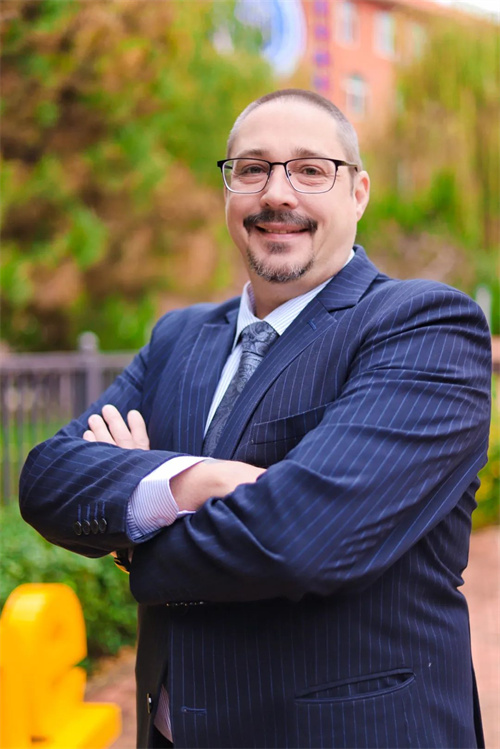 新府學(xué)小學(xué)部外方校長