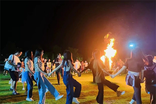 未來領(lǐng)導(dǎo)力學(xué)校中學(xué)部冬令營