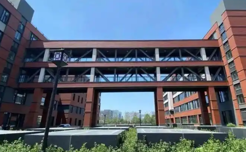 北京市建華實(shí)驗(yàn)亦莊學(xué)校