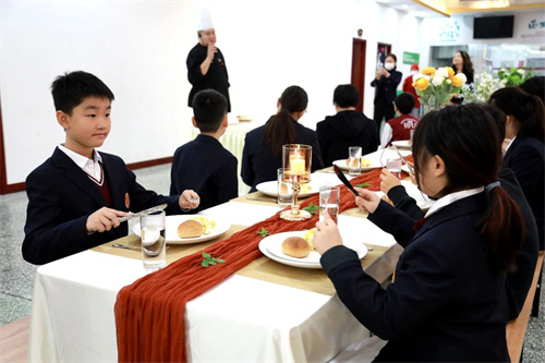 北京王府學校餐廳