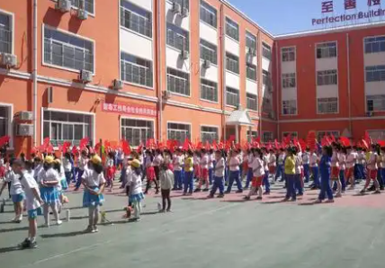 三河市燕靈路學(xué)校