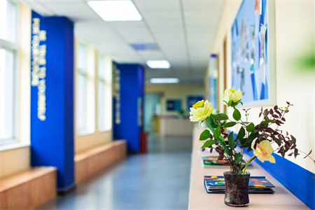 北京新府學(xué)外國(guó)語(yǔ)學(xué)校