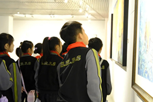 通州區(qū)私立樹人學(xué)校組織參觀藝術(shù)文獻館活動：共賞藝術(shù)盛宴，感悟絲路風(fēng)情
