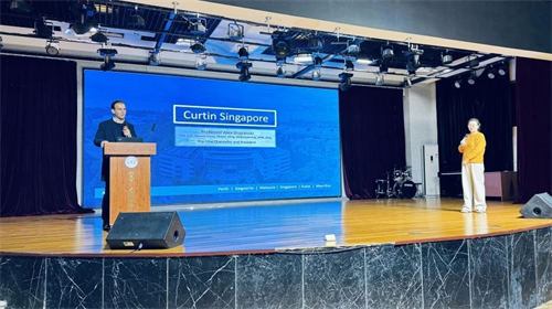 新加坡科廷大學(xué)校校長到訪北京市中關(guān)村外國語學(xué)校