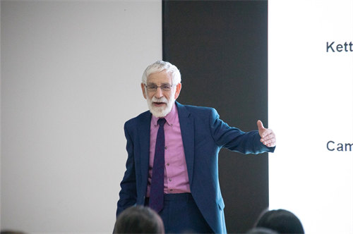 劍橋大學(xué)國王學(xué)院前副院長Rob Wallach教授來訪愛迪