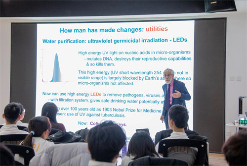 劍橋大學(xué)國王學(xué)院前副院長Rob Wallach教授來訪愛迪