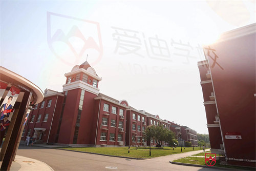 劍橋大學(xué)國王學(xué)院前副院長Rob Wallach教授來訪愛迪