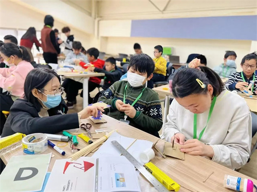 青苗菁早數(shù)理探索營