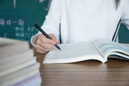 六力學(xué)校維多利亞預(yù)備課程中心怎么申請(qǐng)