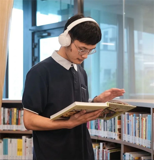 六力學(xué)校維多利亞預(yù)備課程中心升學(xué)