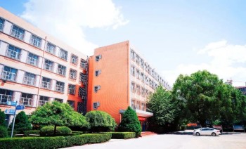 張家口衡實(shí)成博中學(xué)