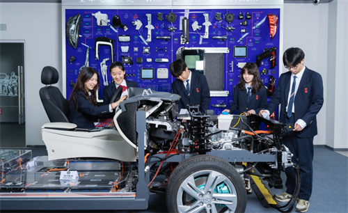 君誠國際藝術(shù)高中招生簡章