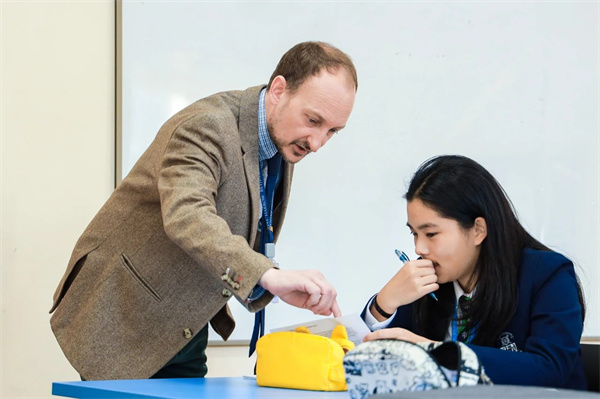 哈羅北京獎(jiǎng)學(xué)金g