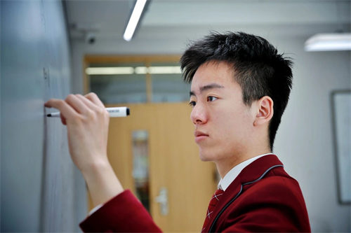 愛迪畢業(yè)生