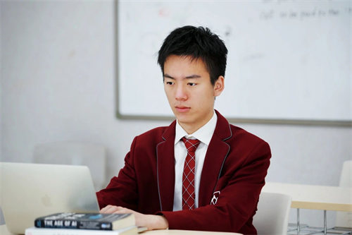 愛迪畢業(yè)生