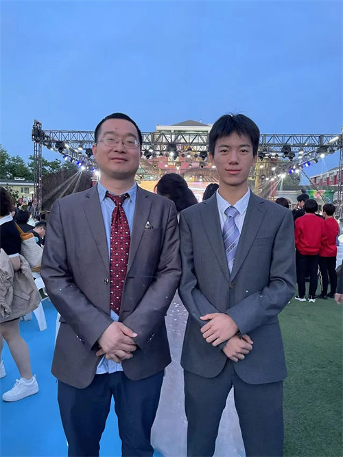 愛迪畢業(yè)生